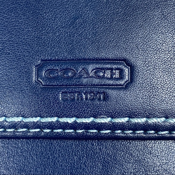 Womens Coach Wallet Solid Blue Leather Turn Lock - Picture 3 of 8